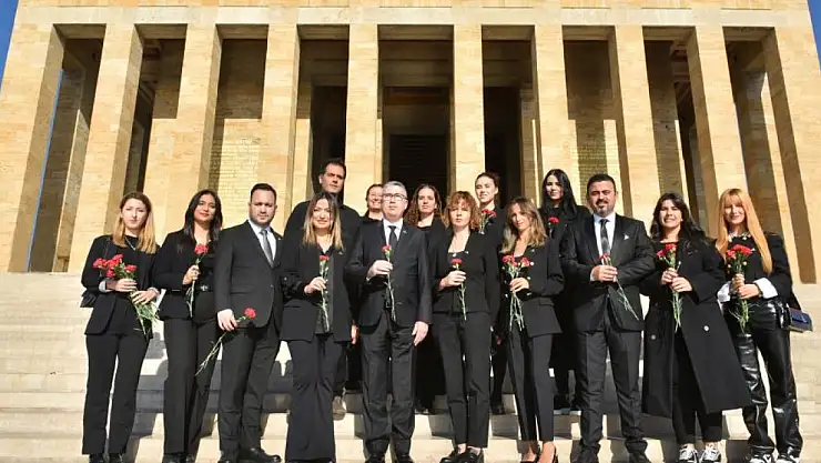 'İkinci yüzyılda da en büyük armağan: Türkiye Cumhuriyeti'