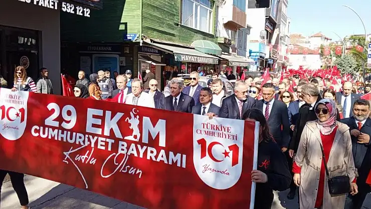 Bafra'da Cumhuriyet Yürüyüşü gerçekleşti