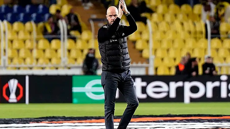 Manchester United'da Erik ten Hag ile yollarını ayırdı