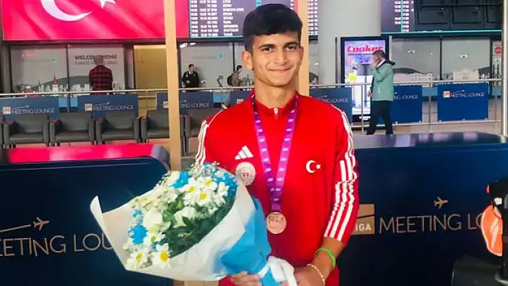 Milli sporcu, Emirhan Bulut dünya 3'üncüsü oldu