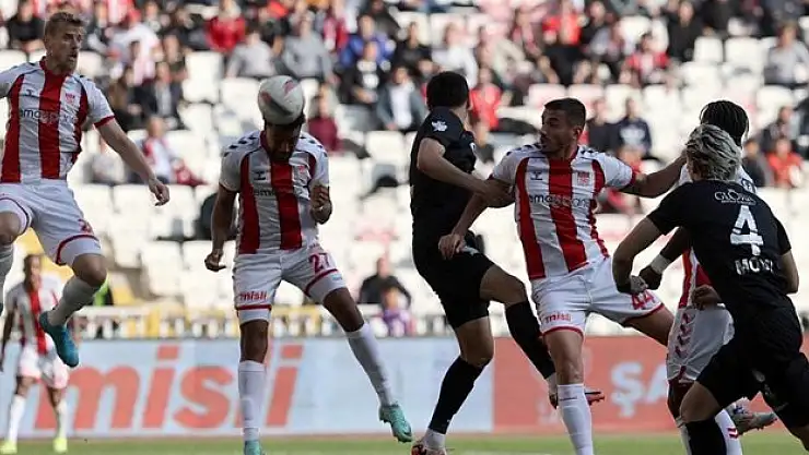 Sivasspor evinde 3 puan aldı