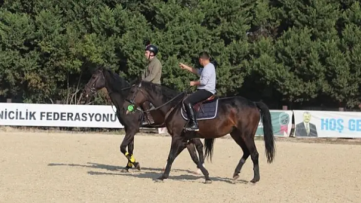 Binicilik sporuna hizmet ediyor
