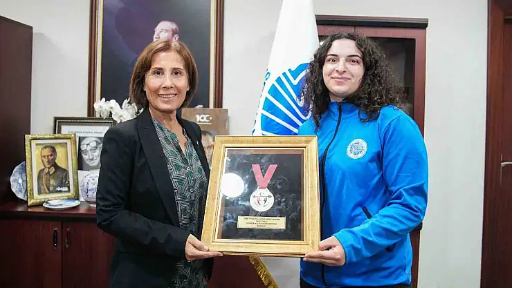 Avrupa'dan halterde 3 altın madalya ile döndü