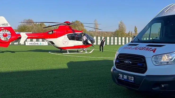Boğazına fındık kaçan çocuk ambulans helikopterle Trabzon'a sevk edildi