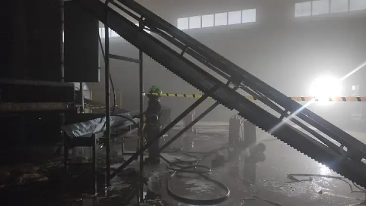 Fabrikada çıkan yangın korkuttu