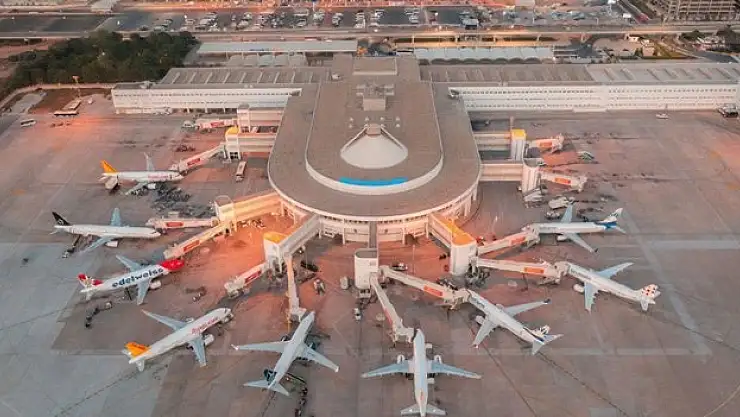 Yılın 10 ayında 198 milyon yolcu