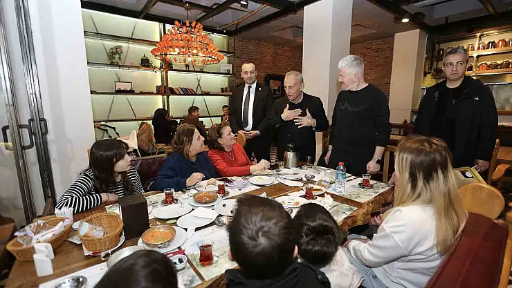 Küçükçekmece'de belediyeye ait 11 tesiste 6 yıldır çay 1 TL enflasyon vurmadı