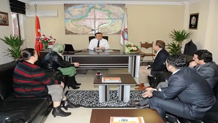 Başkan Genç'e teşekkür plaketi