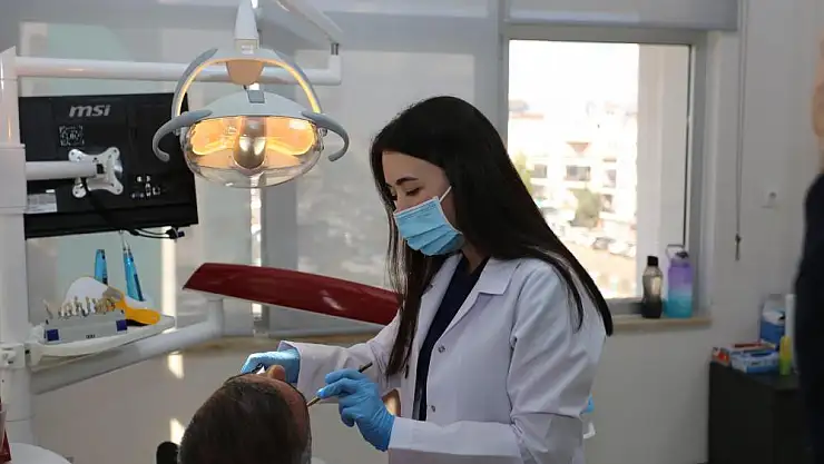 Diş Hekimi Simge Akın: 'Vücut sağlığı ağızda başlar'