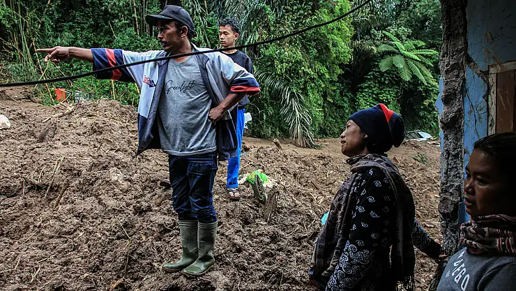 Endonezya'da sel ve toprak kayması: 20 ölü