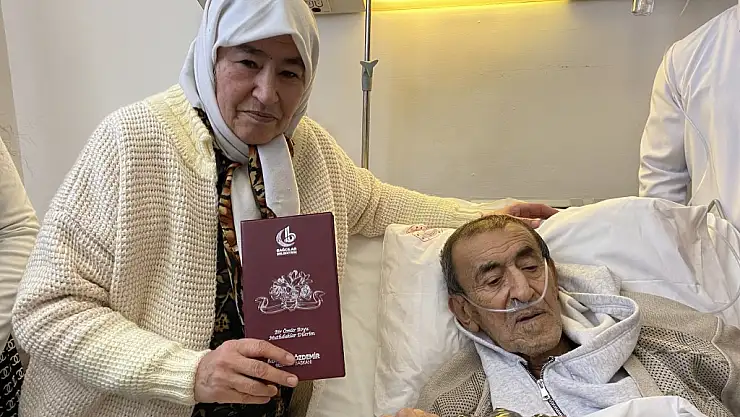 Hastalıkta sağlıkta sözü gerçek oldu 2'nci nikahları hastanede kıyıldı