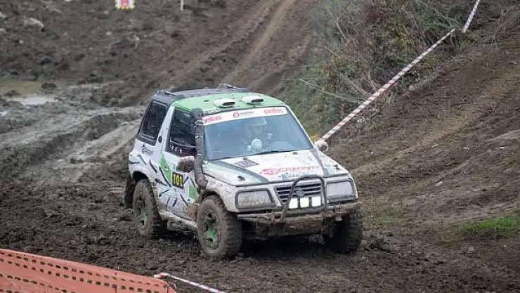 Off-road tutkunu kadın rüzgar estiriyor