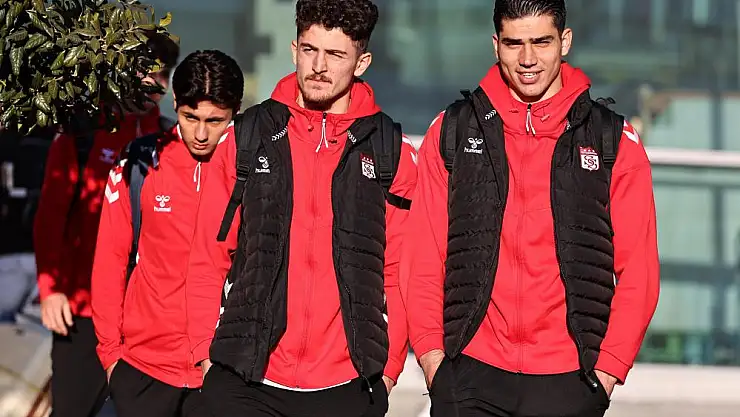 Sivasspor, hızlı trenle Ankara'ya ulaştı