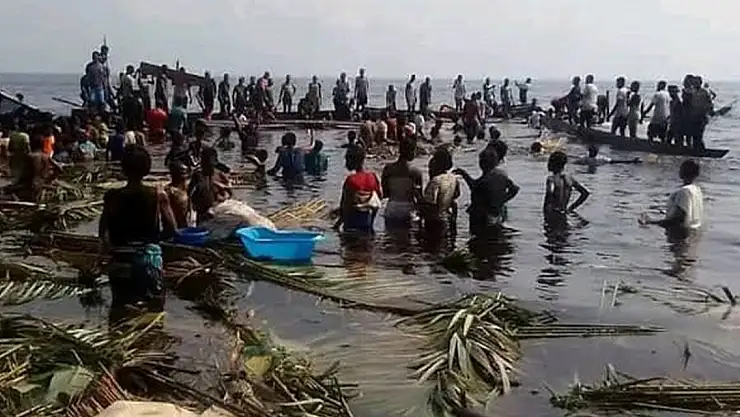 Nehirde tekne battı: 22 ölü