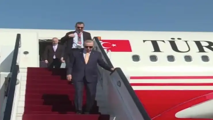 Cumhurbaşkanı Erdoğan, D-8 Zirvesi'ne katılmak üzere Mısır'da