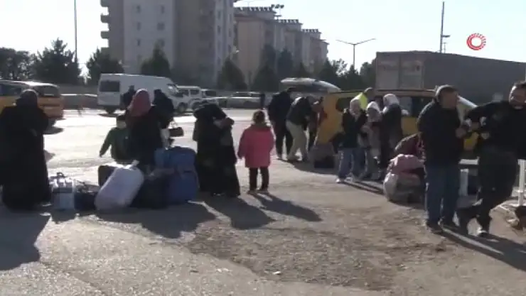 Suriyeli mülteciler ülkelerine dönmeye devam ediyor