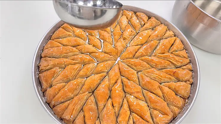 Kadın ustalar en iyi baklava için yarıştı