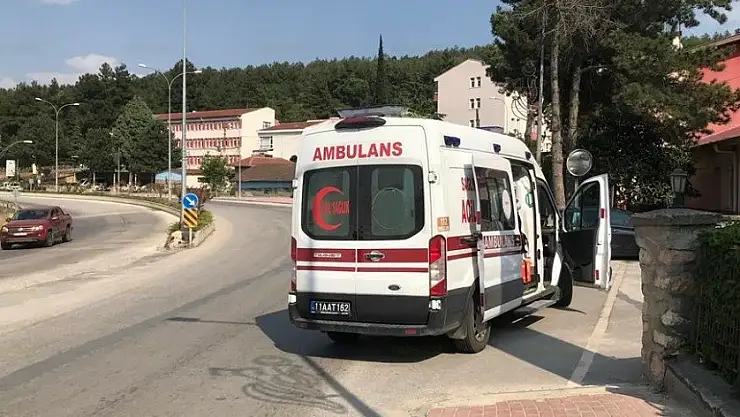 Bilecik'te devrilen motosiklet sürücüsü yaralandı