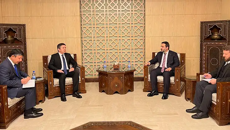 Azerbaycan Dışişleri Bakanı Yardımcısı Rafiyev Suriye'yi ziyaret etti