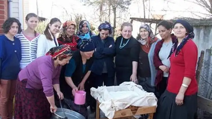 Çarşamba'nın köylerinde peynir yapımı öğretiliyor