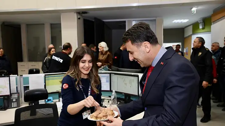 Herkes tatil yaparken, onlar görevinin başında