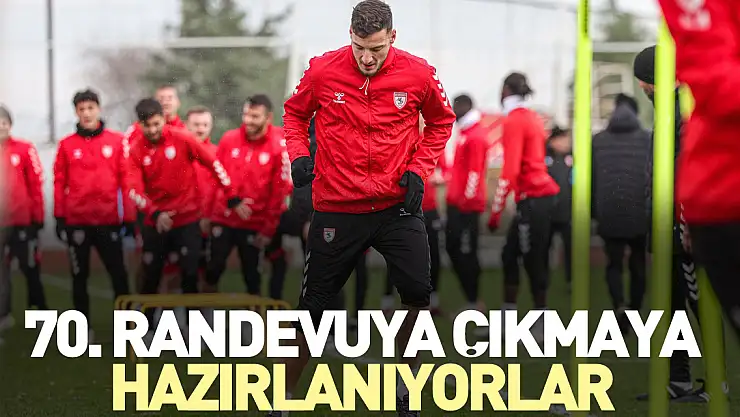 70. randevuya çıkmaya hazırlanıyorlar