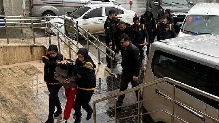 Oğlunu iple boğarak öldürdü