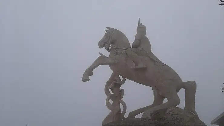 Elazığ'da sis etkisini sürdürüyor