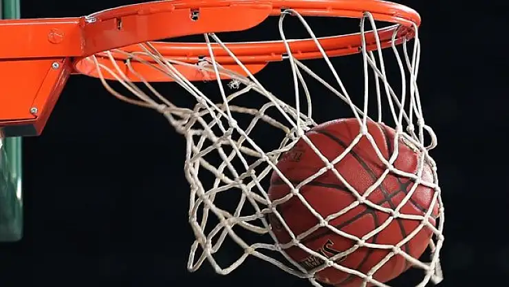 18 sayı farkla yendi