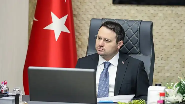 Akın Gürlek Kimdir?