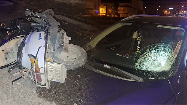 Bafra'da motosiklet sürücüsü otomobile çarptı