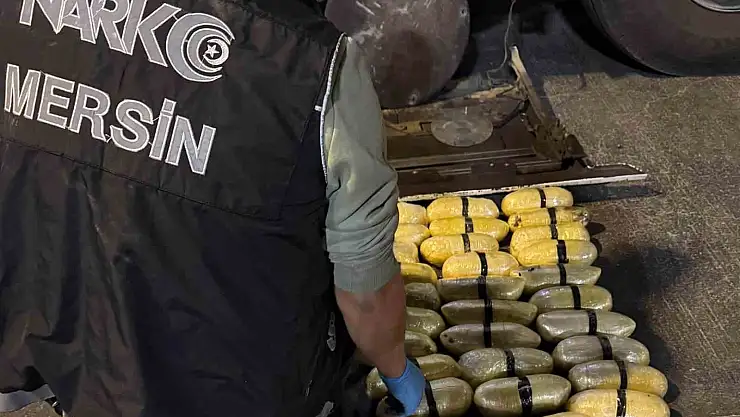 Mersin'de tırın gizli bölmelerinde 43 kilo 720 gram metamfetamin ele geçirildi