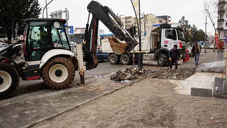 Başkan Hallaç: 'Yol ve kaldırım çalışmalarımız devam ediyor'