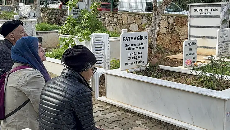 Fatma Girik, mezarı başında anıldı