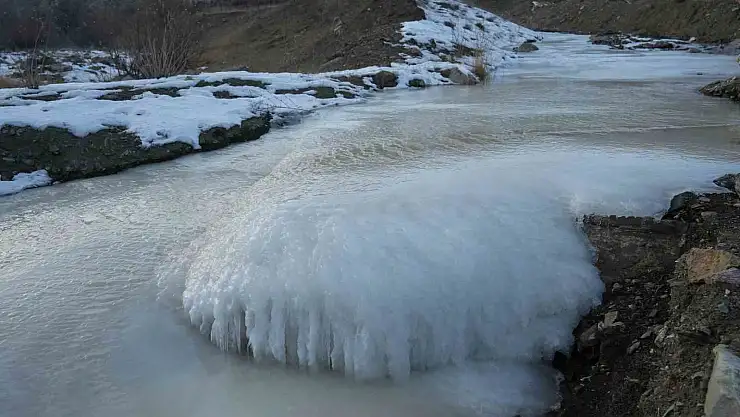 Iğdır'ın yüksek kesimlerinde akarsular dondu