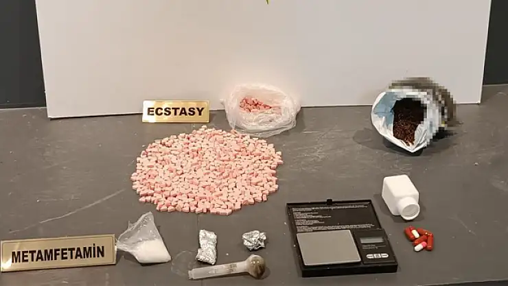 860 adet extacy ele geçirildi