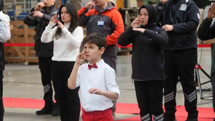 Büyükşehir'de hizmet artık bir işarete bakıyor