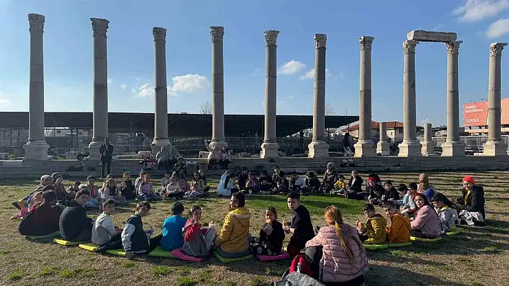 İzmirli çocuklar, yarıyıl tatilinde eğlenerek öğrendi