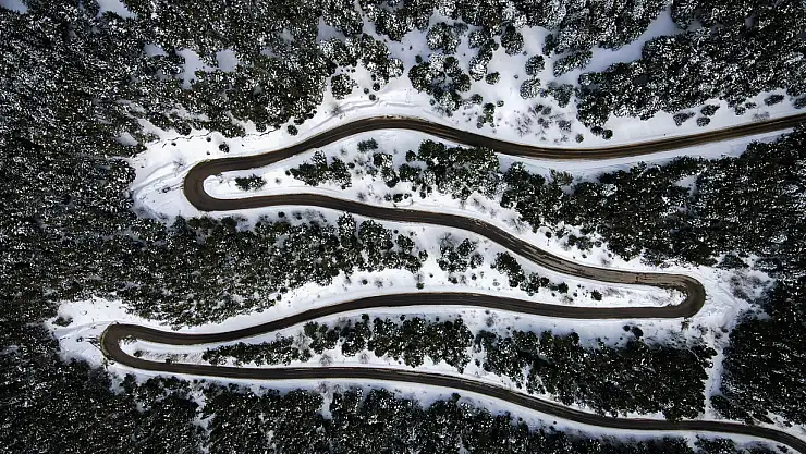 Sahara Geçidi'nin kış manzarası havadan görüntülendi