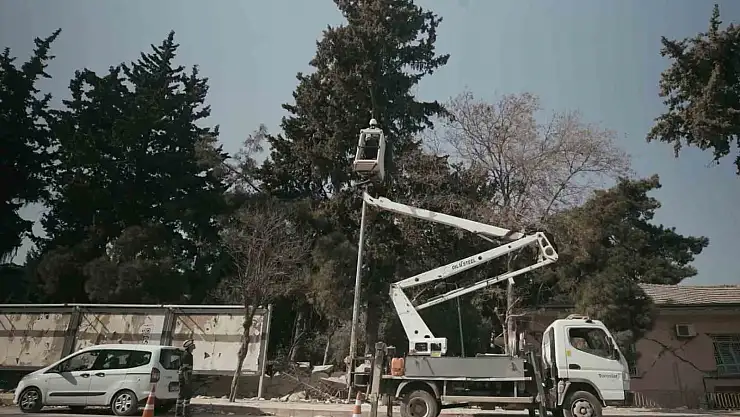 Toroslar EDAŞ'tan deprem bölgesine bakım onarım ve enerji çalışmaları