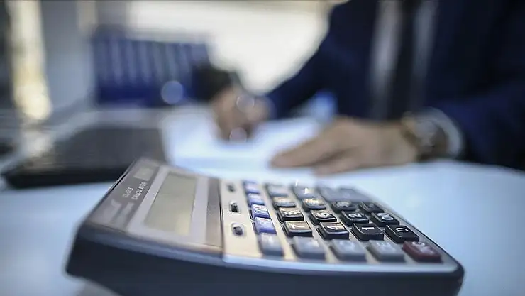 Çok kazanıp, az ödeyen sanatçılara denetim