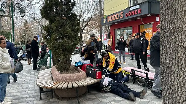 Yaşlı adam  kalp masajı ile hayata döndü