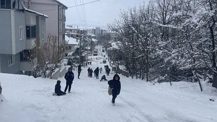 Kar yağışı, eğlenceye dönüştü