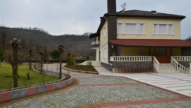 Hırsızlar Villadan çelik kasa çaldı