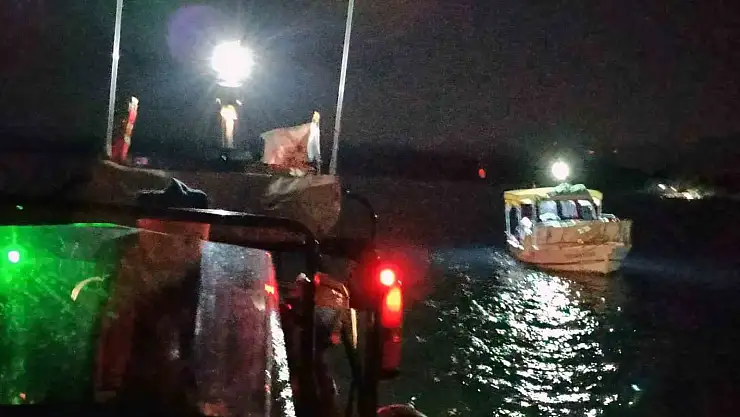 Makine arızası yapan tekneyi Kıyı Emniyet ekipleri kurtardı