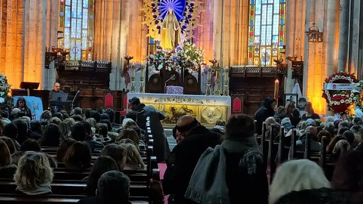 Şefin oğlu için kilisede anma töreni