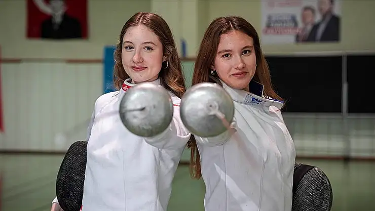 Genç milli eskrimcilerin hedefi Avrupa şampiyonluğu