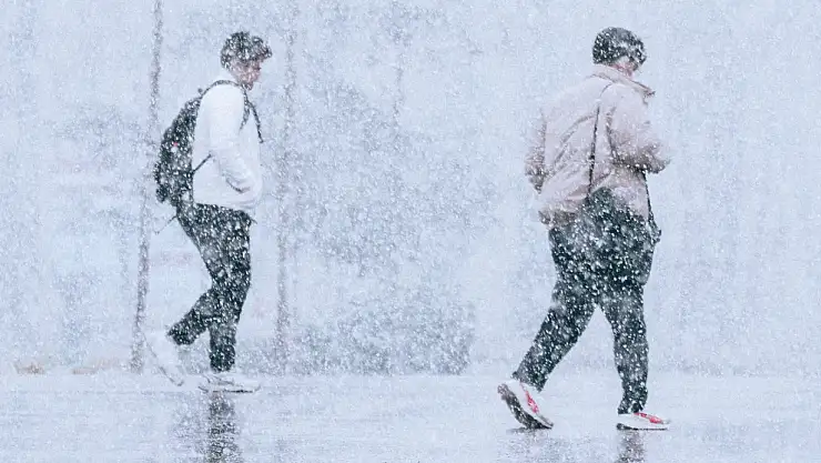 İstanbul'un 9 ilçesinde okullar tatil edildi