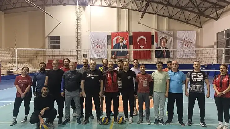 Erdek'te voleybol turnuvası