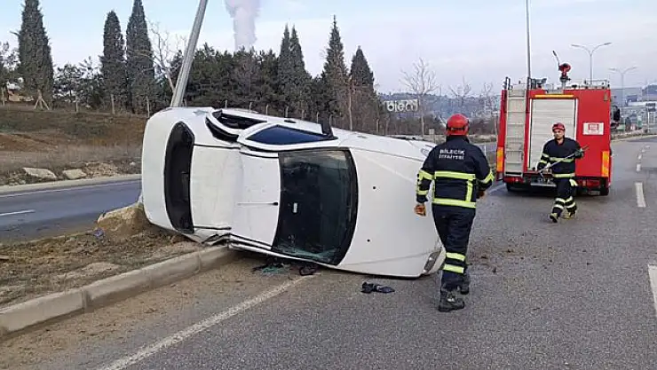 Kontrolden çıkan otomobil kaza yaptı